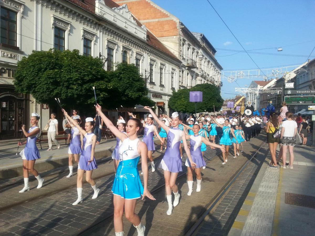 Szinva Apartman Mişcolţ Exterior foto